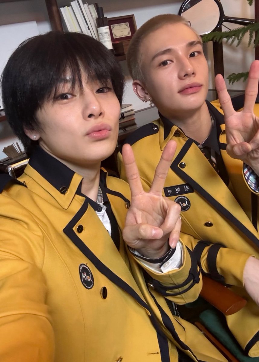 havenfiIm's tweet photo. i.n instagram update with hyunjin 🫶🏻

“hyunjin hyung hbd 💕” https://t.co/cbjxZx7zwn