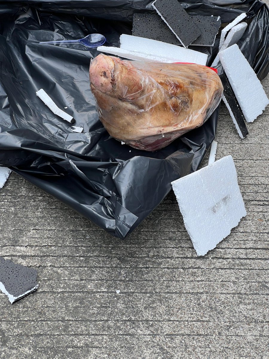 turut berdukacita atas hilangnya kebebasan pers di indonesia

#PeringatanDarurat #IndonesiaGelap #IndonesiaGelapJilid2 #IndonesiaMasihGelap