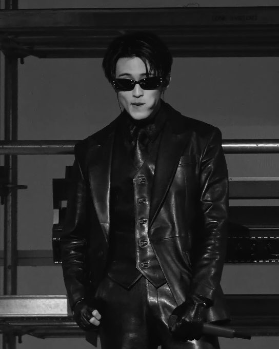 mcrklees's tweet photo. oh wow mark lee https://t.co/xjrSGYNGe9