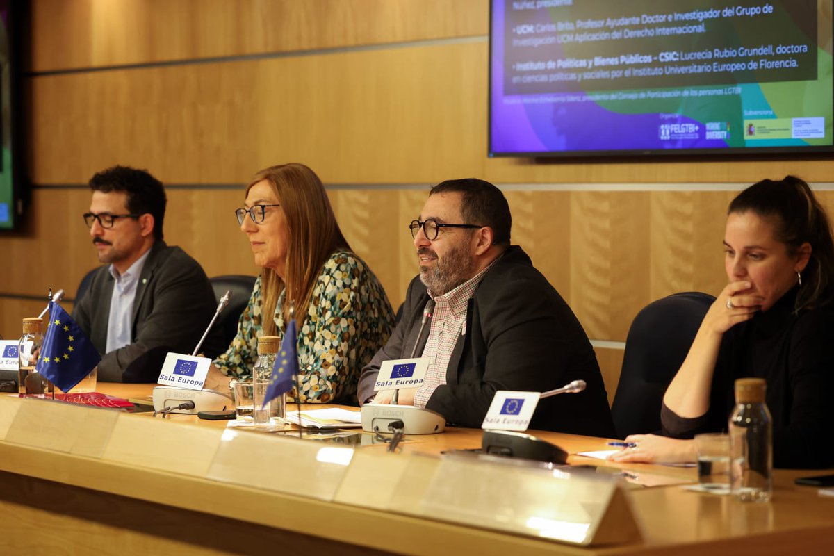 Federación Estatal LGTBI+ (@felgtbi) on Twitter photo <a href="/ComisionEuropea/">Comisión Europea en España</a> 🔎 En la primera mesa, se analiza el cumplimiento de la estrategia con José María Núñez (<a href="/FTriangulo/">Fundación Triángulo</a>), Carlos Brito (<a href="/unicomplutense/">Complutense</a>), Lucrecia Rubio Grundell (<a href="/CSIC/">CSIC</a>) y Marina Echebarría Sáenz (Consejo LGTBI). <a href="/ComisionEuropea/">Comisión Europea en España</a> 🔎 En la primera mesa, se analiza el cumplimiento de la estrategia con José María Núñez (<a href="/FTriangulo/">Fundación Triángulo</a>), Carlos Brito (<a href="/unicomplutense/">Complutense</a>), Lucrecia Rubio Grundell (<a href="/CSIC/">CSIC</a>) y Marina Echebarría Sáenz (Consejo LGTBI).