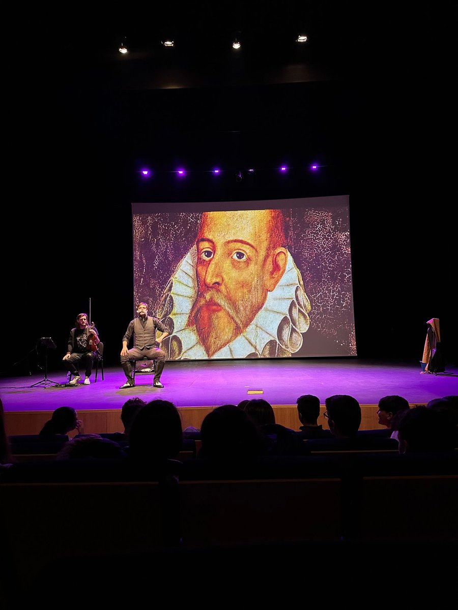 IESLaRibera1's tweet photo. El alumnado de 3º ESO ha acudido al teatro Salvador Távora para disfrutar de la obra Hambre de Quijote, de la compañía La Líquida, dentro del programa Abecedaria. 

A través de esta representación, nuestro alumnado se ha acercado a una de las obras cumbres de nuestra literatura. https://t.co/kDobqgGc39