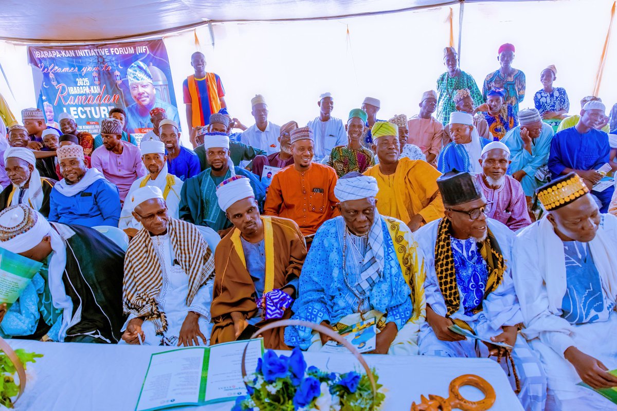drbayoadepoju's tweet photo. Thank you, Muslim Community in Ibarapa Central and Ibarapa North Federal Constituency for gracing the second edition of my annual Ramadan lecture and Iftar (breaking of fasting). https://t.co/zRNs3G0Cqs
