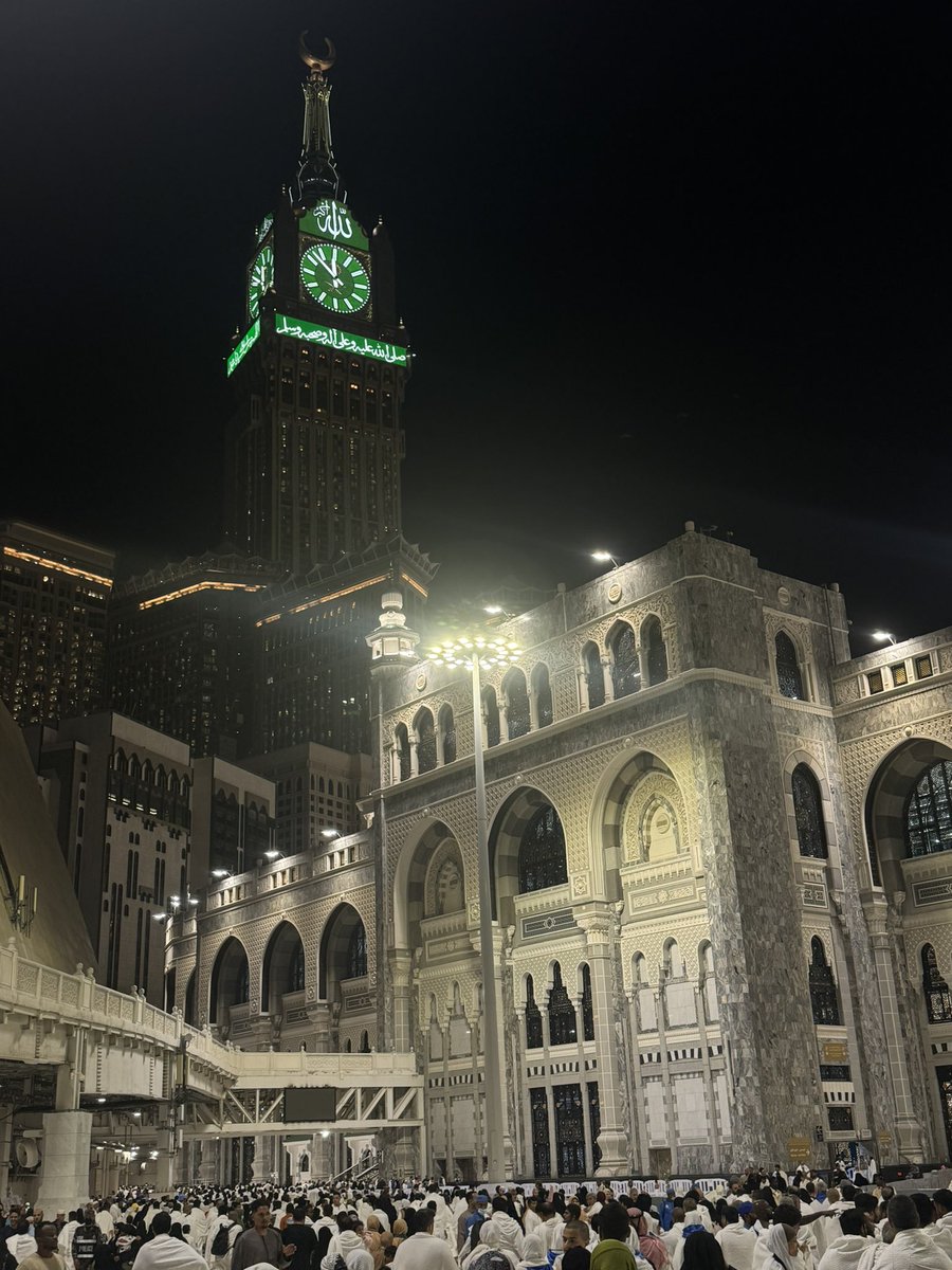 اللهم إنها العشرُ الأواخر من رمضان، عشرٌ بها ليلة القدر التي تُعادل ألف شهر🌙🤲🩶🩶

فاللهم بلّغنا ليلة القدر وصيامها وقيامها واجعل لنا فيها ادعيةً مستجابة وأرزقنا عفوها وخيرها🕊️