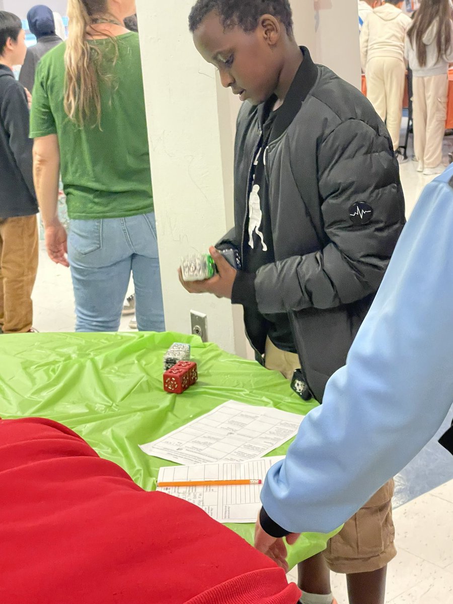 ExploreTJMS's tweet image. Explore Showcase was a huge success! Seventh and Eighth graders presented their projects to sell their Pathways! There is a buzz in the halls about Pathway Selection! @TJPatriots @ExploreJCPS @JCPSExploreEA