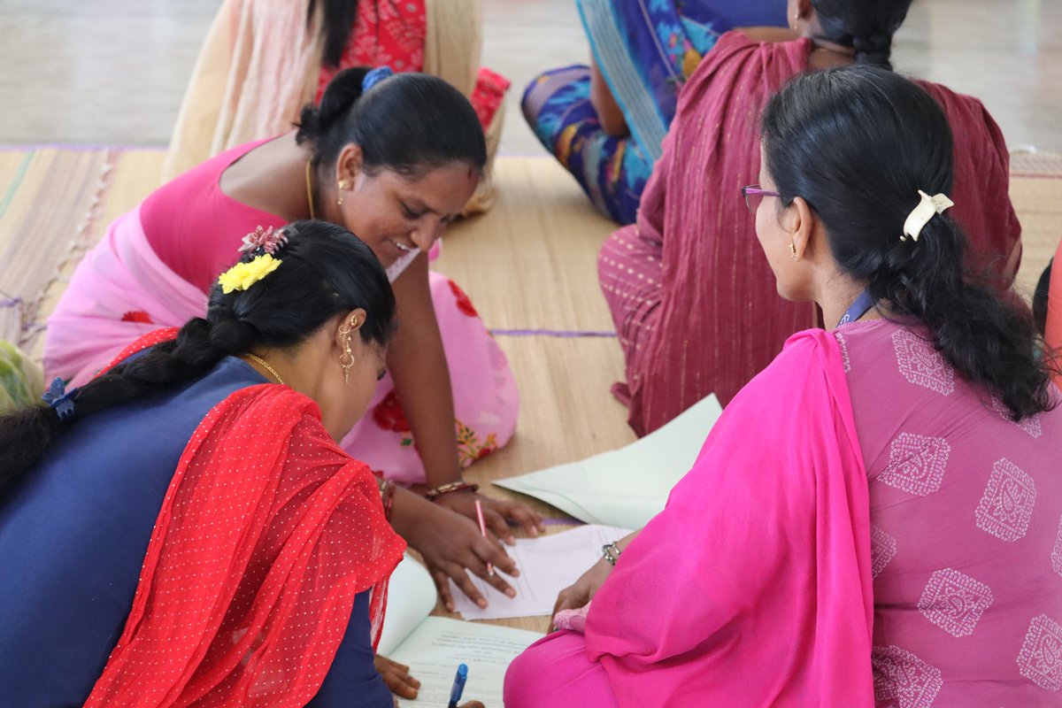 SharanaOfficial's tweet photo. This week, our Founder, Ms. Rajkala, & CFO, Mr. Murugaiyan, distributed loan cheques to 15 women, enabling them to grow their businesses through our SEP.
Stay tuned for upcoming blogs highlighting their stories & the impact of our program #Sharanango #nonprofit
@MinistryWCD https://t.co/4W7O5nfnIh