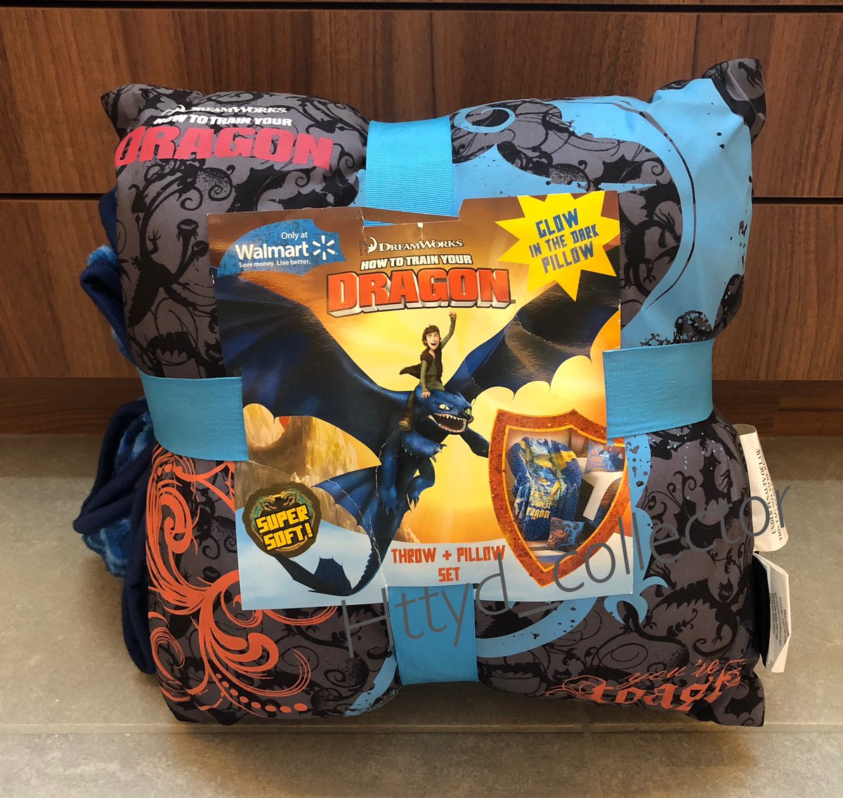 HttydCollector's tweet photo. Httyd original cushions and blanket!
#httyd #httydcollector #httydmerch https://t.co/XOyyIj6K2s