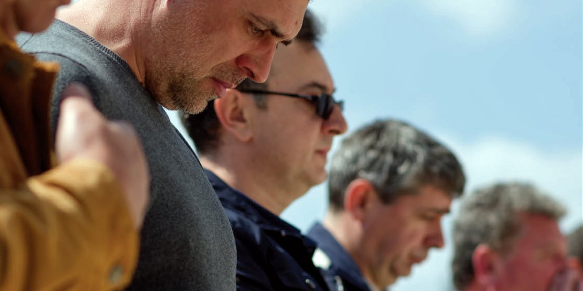 Ziviler Friedensdienst (@zfdnews) on Twitter photo Eine Publikation des ZFD-Partners <a href="/nenasilje/">Centar za nenasilnu akciju - CNA</a> bündelt die Erfahrungen aus 20 Jahren Arbeit mit #Veteranen aus Ländern des westlichen #Balkan|s. Unter dem Titel „We Come in Peace“ beschreiben die Autor*innen das #Engagement ehemaliger #Kämpfer: ziviler-friedensdienst.org/de/aktuelles/w… (Bild: CNA) Eine Publikation des ZFD-Partners <a href="/nenasilje/">Centar za nenasilnu akciju - CNA</a> bündelt die Erfahrungen aus 20 Jahren Arbeit mit #Veteranen aus Ländern des westlichen #Balkan|s. Unter dem Titel „We Come in Peace“ beschreiben die Autor*innen das #Engagement ehemaliger #Kämpfer: ziviler-friedensdienst.org/de/aktuelles/w… (Bild: CNA)