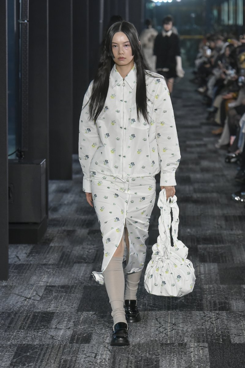 RakutenFWT's tweet photo. tiit tokyo 2025AW collection
#rakutenFWT 公式ウェブサイトで公開しました!
https://t.co/Aj6yMB7Har
#tiittokyo
#fashionweek #ファッションウィーク #25AW
#RakutenFashionWeekTOKYO #TOKYO https://t.co/4FxHyVEZMJ