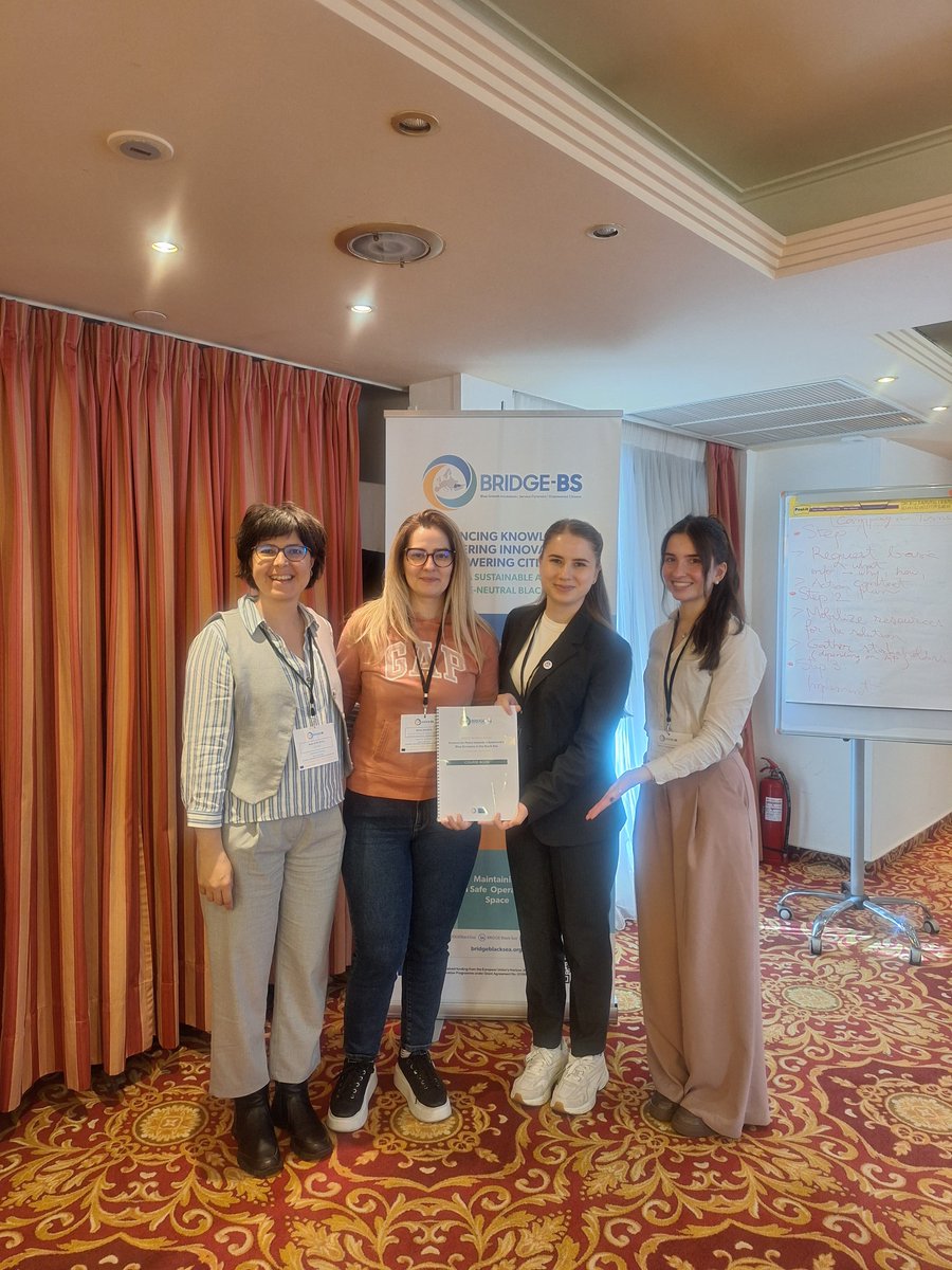 ECOPs of BRIDGE-BS are together at Winter School!

<a href="/BRIDGE_BlackSea/">BRIDGE Black Sea</a> PhD student <a href="/betulbsoylu/">Betül BS</a>, BSYA🇲🇩 <a href="/IsacAliona/">Aliona Isac</a>, 🇧🇬 <a href="/KaliKaradimova/">Kalina</a> &amp; 🇷🇴 <a href="/EBisinicu31009/">Elena Bisinicu</a> are collaborating with fellow young scientists &amp; policymakers to strengthen the link between science and policy for #BlackSea.