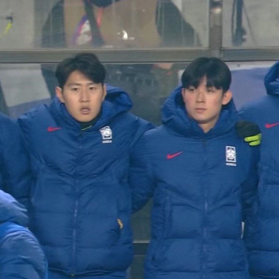 초딩 둘 붙어닛는거 웃김