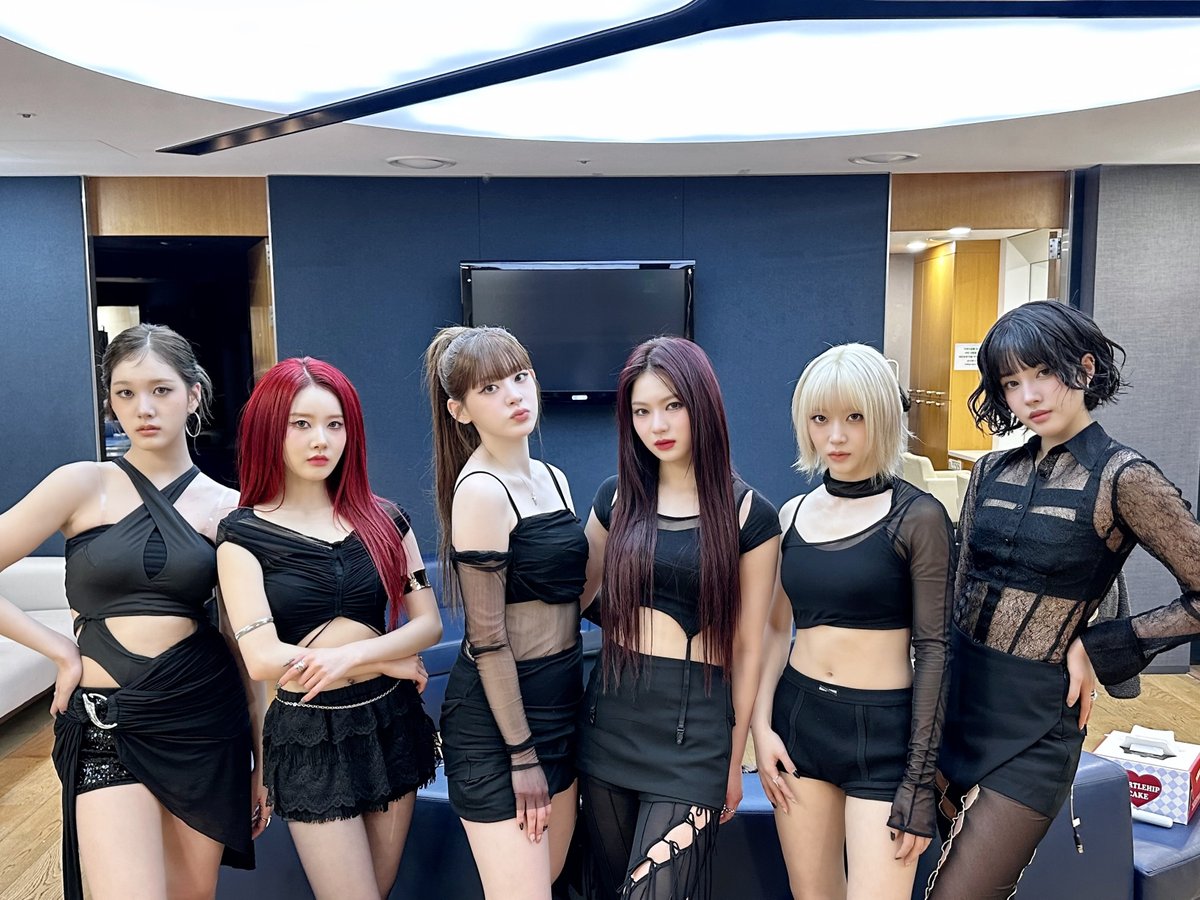 STAYC_official's tweet image. 250320
#Mnet #엠카운트다운

#STAYC #스테이씨 
#S #BEBE