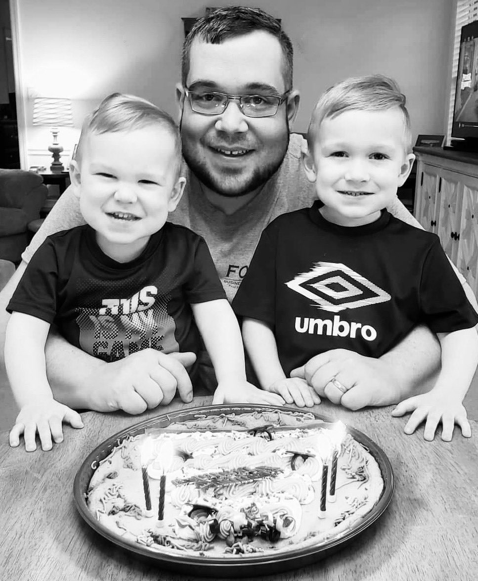 WorldofGood_'s tweet photo. 🎉🎂🎈 No doubt there are big [4️⃣-0️⃣] birthday shenanigans going on in heaven today. 

We’ll continue celebrating the kindness and joy you brought to so many, and the lasting impact you made on our hearts. 🌎💚

😇 Happy Birthday to the brightest angel. https://t.co/Njrf1VY3tv