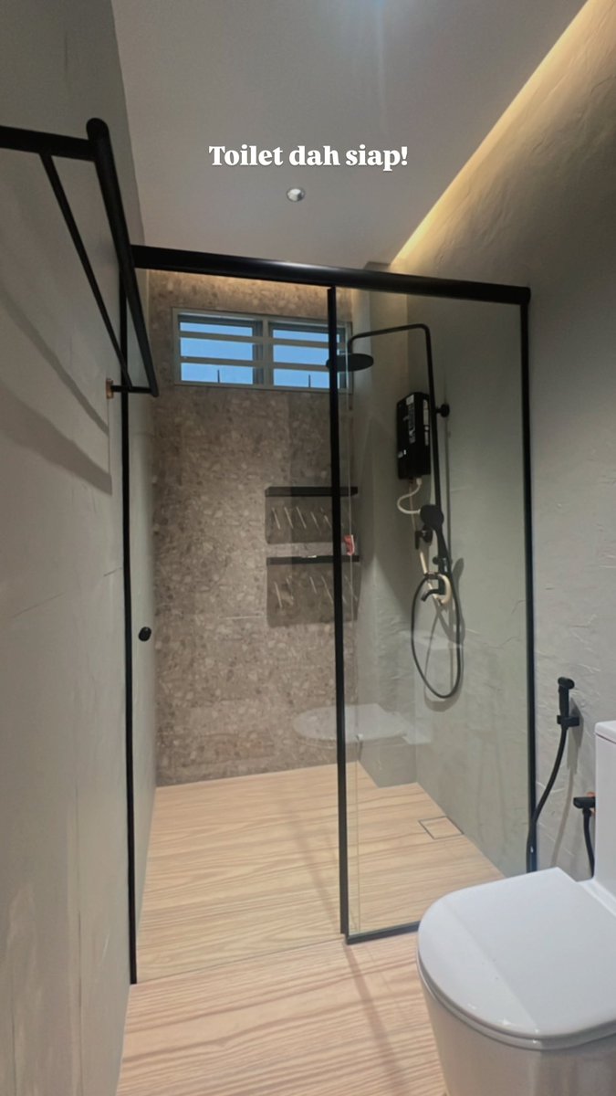 sarinizainal's tweet image. Haritu masa renovate tandas, ID tu cakap better elakkan any pencuci tandas kat pasaran, especially yg stain remover. Sebab ia akan rosakkan lagi lantai dan lantai akan lagi cepat kuning + berkulat.

Produk terbaik untuk cuci lantai adalah &amp;gt;&amp;gt;&amp;gt;&amp;gt; pencuci pinggan!

Tak kisahlah…