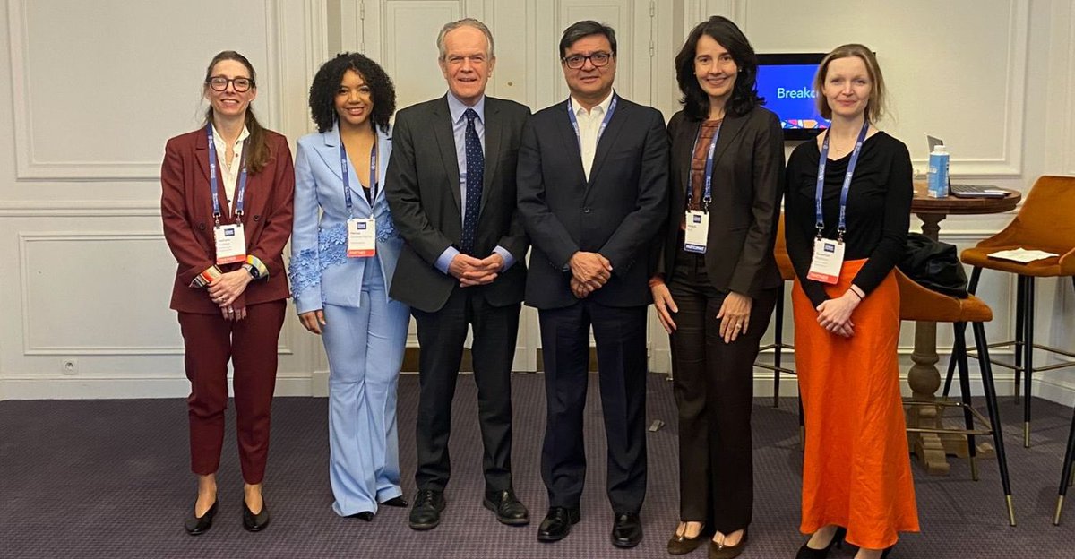 Secretaría de Ambiente (@ambientebogota) on Twitter photo 🤝 Nos reunimos con el Dr. Etienne Krug de la <a href="/WHO/">World Health Organization (WHO)</a> para explorar el uso de herramientas de evaluación de las estrategias de renaturalización para la salud física y mental de los bogotanos. También con el Fondo Francés para el Medio Ambiente Mundial <a href="/FFEM_Fr/">Fonds français pour l'environnement mondial (FFEM)</a> y presentamos 🤝 Nos reunimos con el Dr. Etienne Krug de la <a href="/WHO/">World Health Organization (WHO)</a> para explorar el uso de herramientas de evaluación de las estrategias de renaturalización para la salud física y mental de los bogotanos. También con el Fondo Francés para el Medio Ambiente Mundial <a href="/FFEM_Fr/">Fonds français pour l'environnement mondial (FFEM)</a> y presentamos