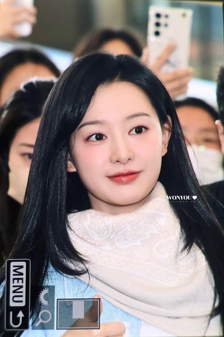 •kdm• Kim Jiwon aromanya bayi bangett woyy😭
Kelihatan bocilnya, siapa yang ga gemes?!! huhuu🤏♥️