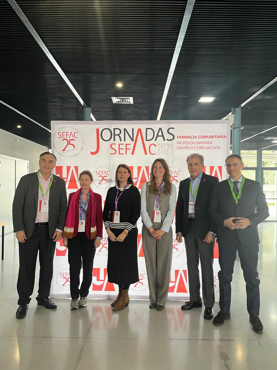 El pte de SEFAC Vicente J. Baixauli, la pta del <a href="/COFLeon/">Colegio Oficial de Farmacéuticos de León</a> , Montserrat Ávila, la pta del <a href="/CofZam/">COF Zamora</a> , María Teresa Ares, la pta del <a href="/COFPalencia/">COF Palencia</a> , Ana Deza, el pte de SEFAC CyL <a href="/tomascodesal/">Tomás Codesal</a>  y el pte del <a href="/COFValladolid/">Colegio Oficial de Farmacéuticos de Valladolid</a> , Rafael Martínez en la #jornadaSEFAC en Valladolid