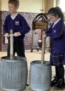 Year 5 recently visited the #RaggedSchoolMuseum, an experience that greatly enriched their understanding of the #IndustrialRevolution and #Victorian life.
The trip provided an invaluable connection to the historical context of their literacy novel, Street Child.