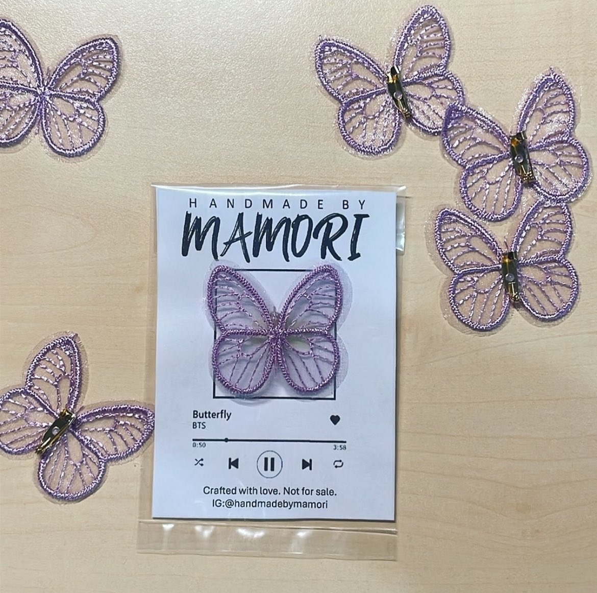 4/4 JHOPE HOTS MNL FREEBIES❣️
Butterfly Pins (1:1)

Mechanics: 
✨follow, like, &amp; rt
✨claim!
(team bahay) One Ayala Mar28,29,30
(team concert) day 1, MOA Arena Apr12

Other freebies:
💜Rainbow Flower Earrings
💜ARMY Key Ring
💜BTS Keychain

 #HOPE_ON_THE_STAGE_TOUR_Manila