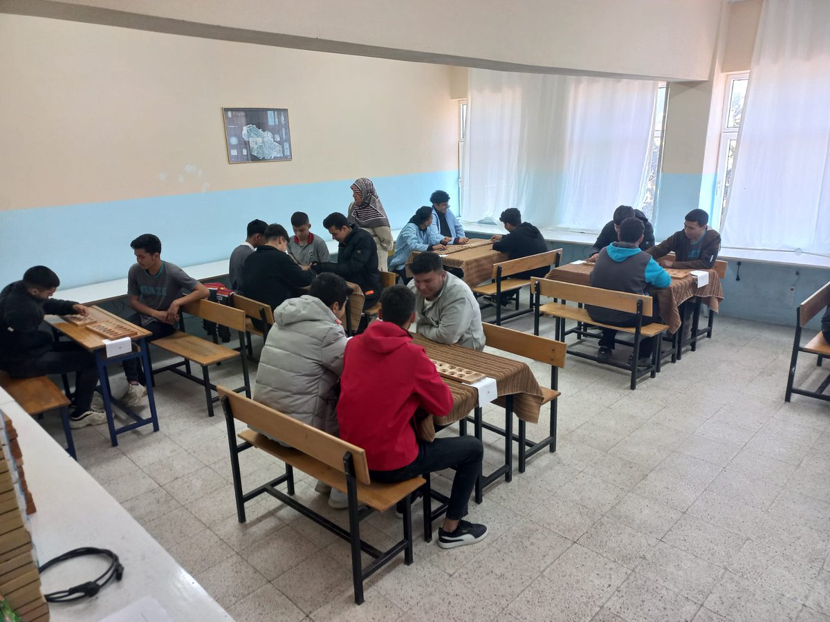 18 Mart Çanakkale Zaferi ve Şehitlerimizi anma etkinlikleri kapsamında öğrencilerimiz arasında mangala turnuvası düzenlendi.