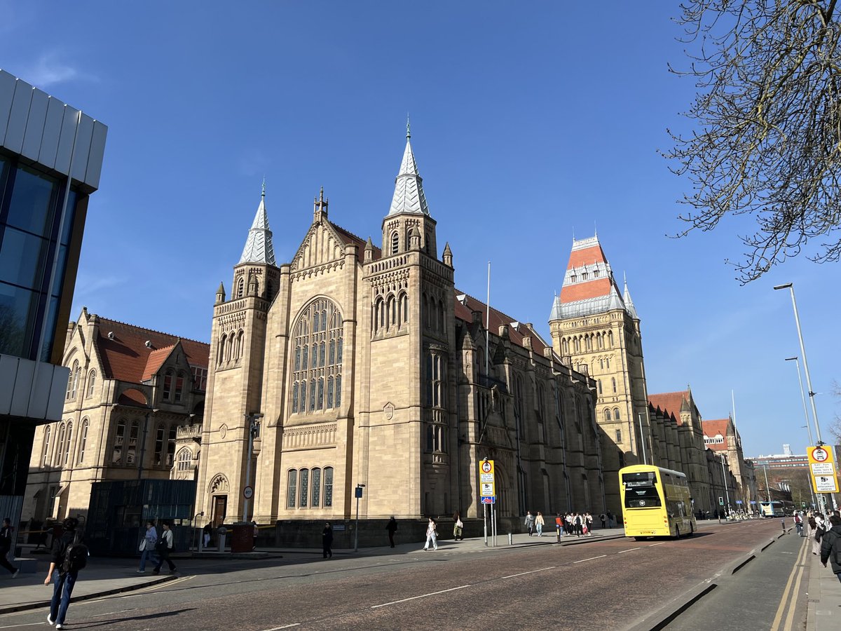 Beautiful day on ⁦<a href="/OfficialUoM/">The University of Manchester</a>⁩ campus. Remember to look up.