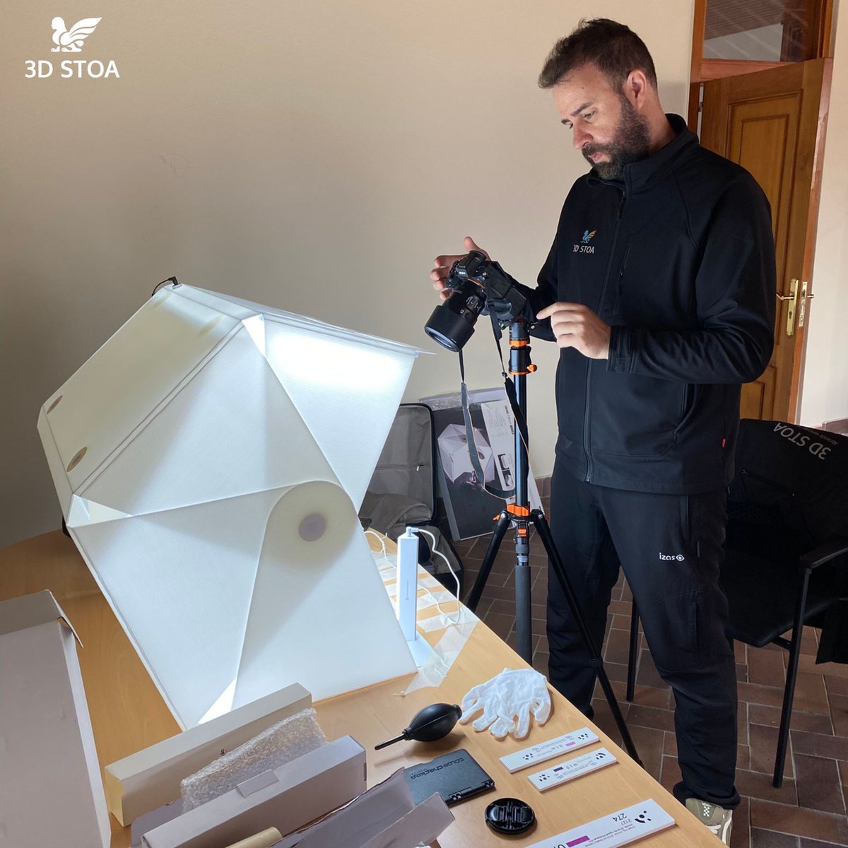 Seguimos trabajando en la documentación #3D de piezas arqueológicas mediante #fotogrametría digital de la más alta calidad.

Pronto podremos hablarnos de esta pieza espectacular que estamos virtualizando para desarrollar, posteriormente, su anastilosis y restauración virtual.