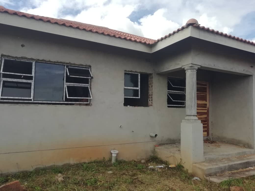Kumms_City's tweet photo. Harare, wake up to elegance! Transform your home with stunning aluminium and glass designs from KUMMZ CITY! 🏠Check out our latest project in Harare's beautiful suburbs! Call us at 0773000176! #HarareHomes #ZimArchitecture #AluminiumAndGlass #Motivation #geza #Erdoğan #Israel https://t.co/VkG8T1LEmG