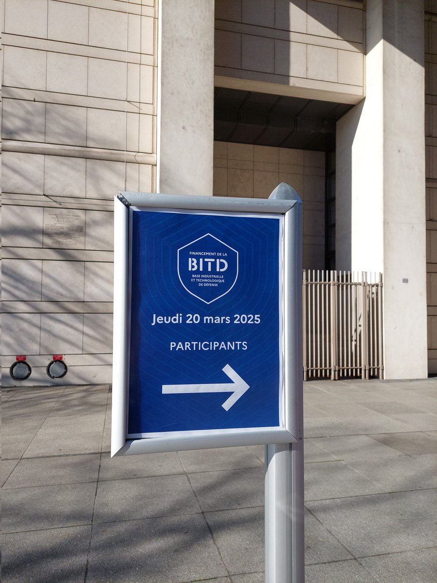 Conférence et tables rondes passionnantes à #Bercy sur le financement de notre Base Industrielle et Technologique de Défense suite aux annonces du Président <a href="/EmmanuelMacron/">Emmanuel Macron</a>.
Très heureux qu'un produit d'épargne dédié et grand public soit prochainement lancé par la <a href="/Bpifrance/">Bpifrance</a> !