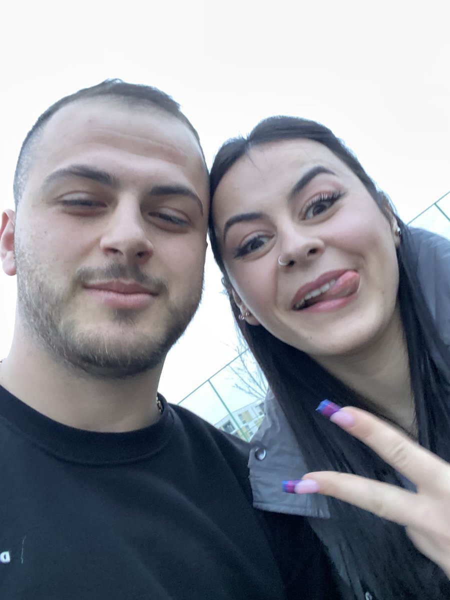 dina_b15's tweet photo. U presh ne paqe vlla😭ktu e kena nis shoqnin ton e qe diten e par te kam pas shum perzemer❤️
Hala sme besohet qe nuk je ma me ne😭kujt do I tregoj un sekretet e mija😭me ka do qesh un me ke do flas me nga 2-3 or me kamer😭😭 vllaj jem qofsh mir me zotin ❤️
#enejd ❤️tdu shum fort https://t.co/K1N2P41MBA