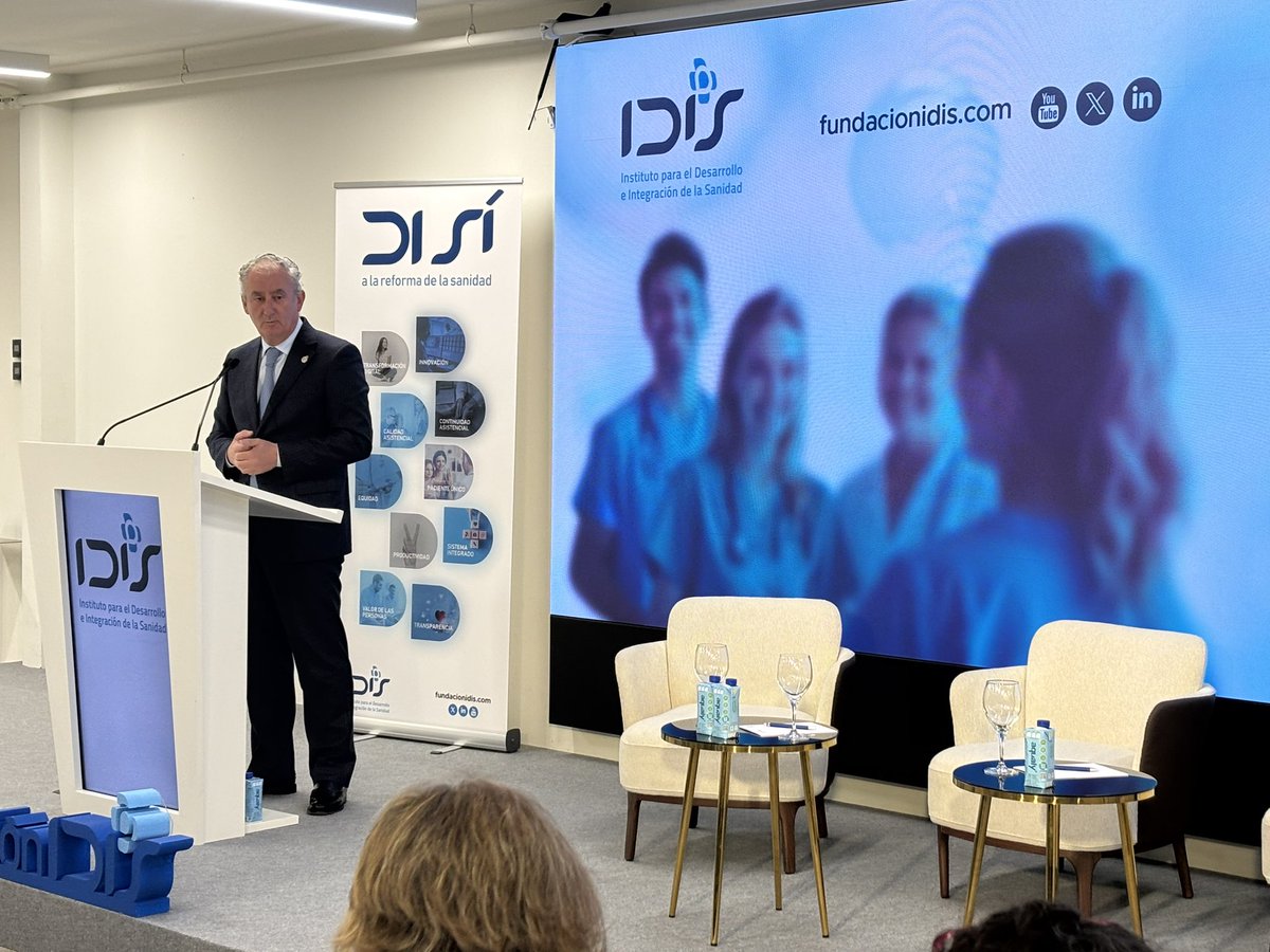 El Dr <a href="/TomasCoboCastro/">Tomás Cobo Castro</a> resalta la importancia de dar voz a los profesionales y de resolver las tres grandes quiebras de la profesión:precariedad, retribución y tiempo para la formación médica continuada #JornadaIDIS <a href="/idisalud/">Fundación IDIS</a>
