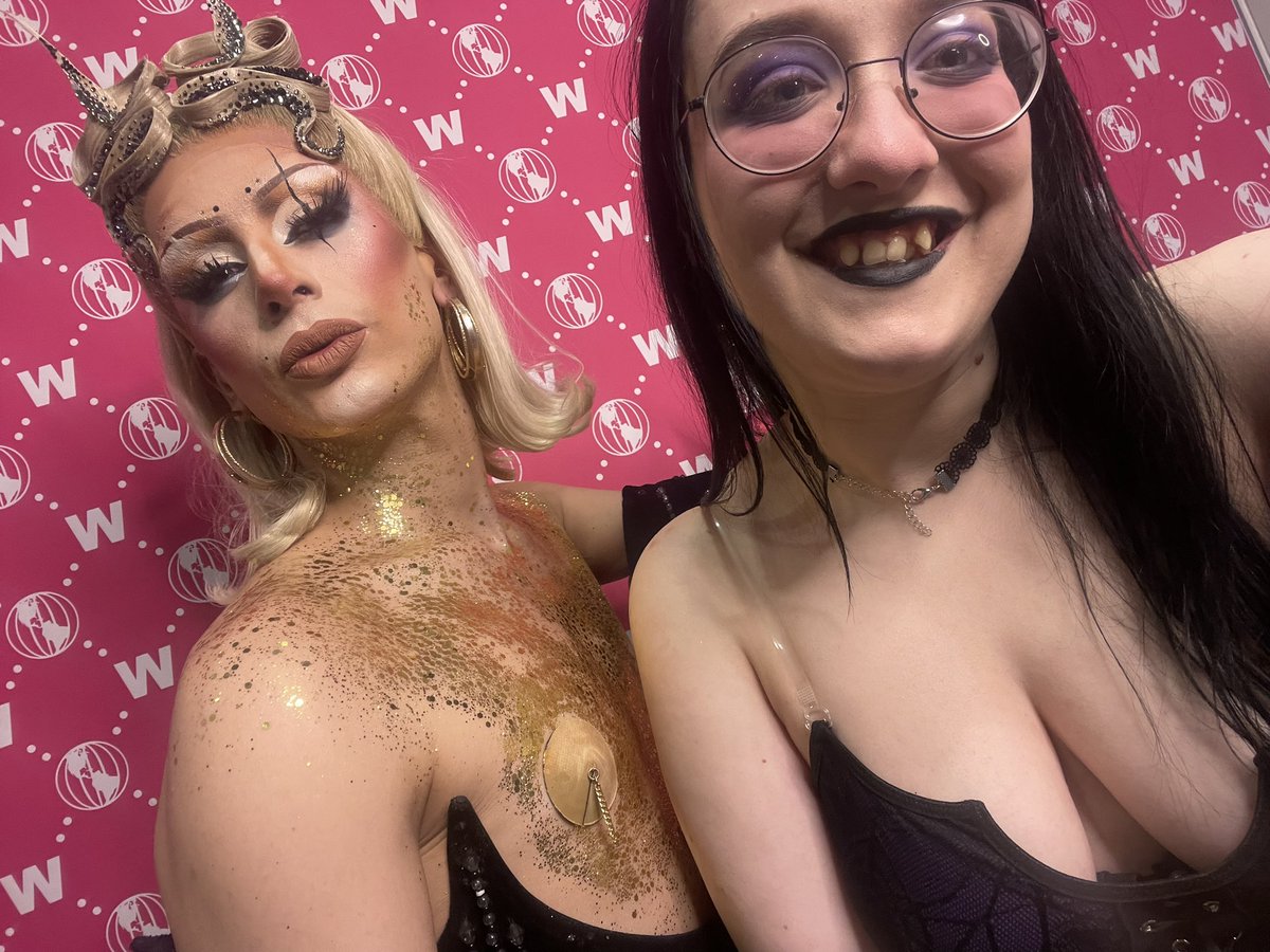 C0MEWHATM4Y's tweet photo. Happy birthday @ItsGabanna I love you 🤍✨ https://t.co/g4CxzZXQP5