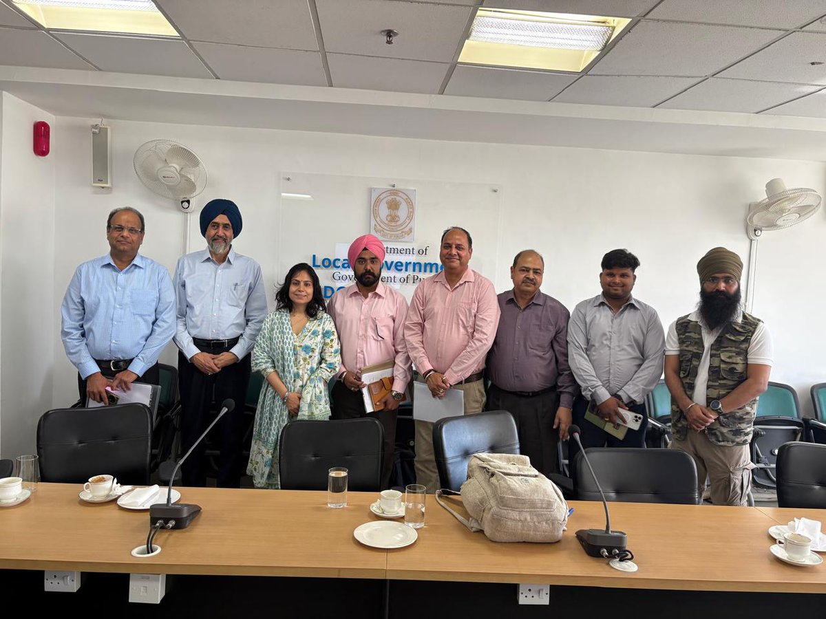LudhianaSWSP's tweet image. In the light of engaging NGOs in the LBWSS, a successful meeting was held at PMIDC, Chandigarh under the chairmanship of Sh Ankur Mohindroo, PCS and GM Projects Harsatinder Pal Singh Dhillon. The NGOs ensured to join hands for a better Ludhiana. #Ludhianango #lbwss #PMIDC