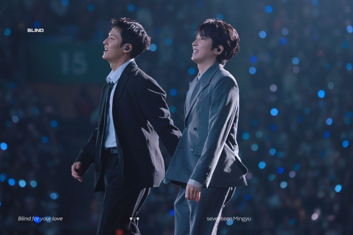 blindformg's tweet image. 250320 민규가 벌칙으로 원우 업고 트랙 한 바퀴 뛰었는데 마지막에 둘이 손잡고 들어왓더 ㅠㅜㅜ
#원우 #민규 #세븐틴 #WONWOO #MINGYU #SEVENTEEN