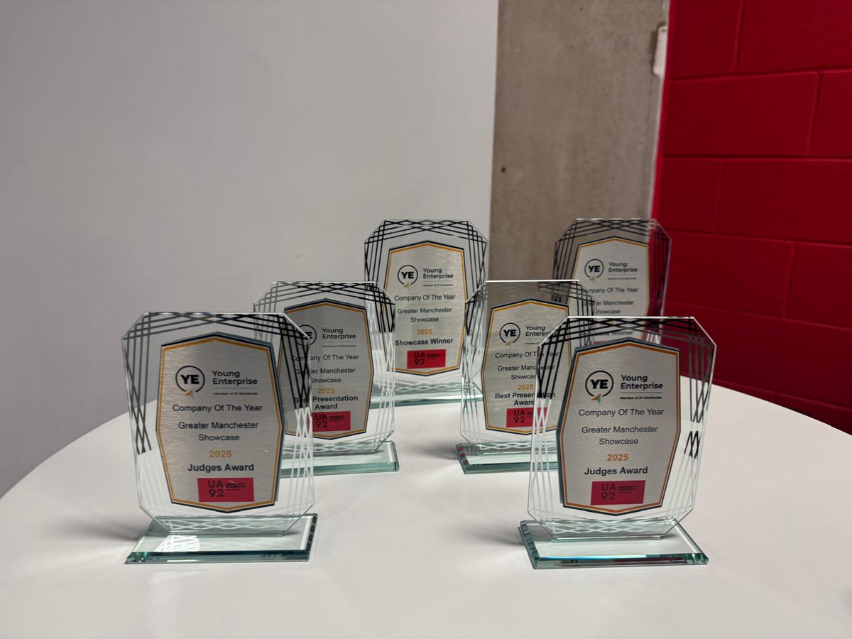 Oldham Enterprise Trust (@oldhament_trust) on Twitter photo Huge well done to <a href="/OldhamHulme/">Hulme Grammar School</a> & <a href="/newbridgegroup/">NEW BRIDGE GROUP</a> for reaching the NW Finals of <a href="/youngenterprise/">Young Enterprise</a> & <a href="/BCOldham6thForm/">The Blue Coat Sixth Form</a> for award for best presentation great night for #LoveOldham schools always great to support <a href="/oldhament_trust/">Oldham Enterprise Trust</a> 👏👏👏#OldhamHour <a href="/MohonAli10/">Cllr Mohon Ali</a> Huge well done to <a href="/OldhamHulme/">Hulme Grammar School</a> & <a href="/newbridgegroup/">NEW BRIDGE GROUP</a> for reaching the NW Finals of <a href="/youngenterprise/">Young Enterprise</a> & <a href="/BCOldham6thForm/">The Blue Coat Sixth Form</a> for award for best presentation great night for #LoveOldham schools always great to support <a href="/oldhament_trust/">Oldham Enterprise Trust</a> 👏👏👏#OldhamHour <a href="/MohonAli10/">Cllr Mohon Ali</a>