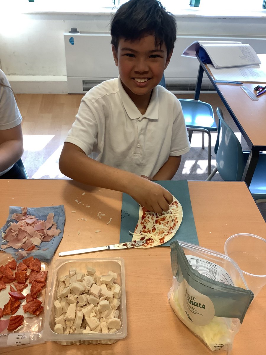 Miss Taylor tweet media