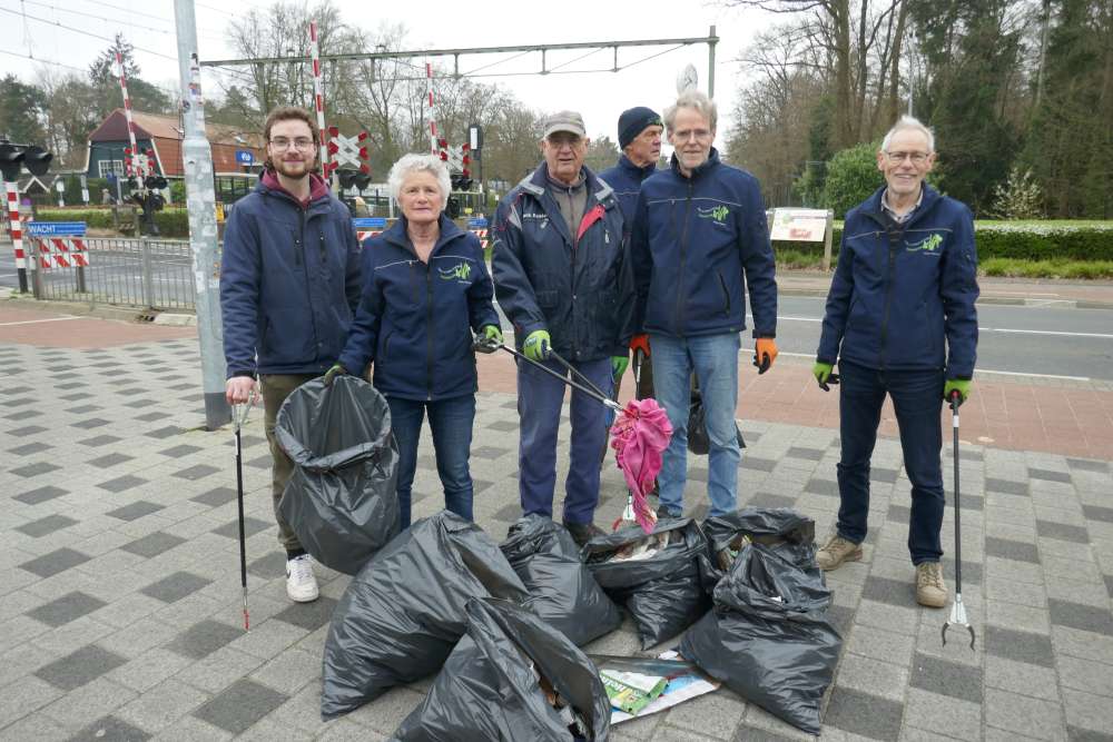 Doe mee met Groentje
Zaterdag 22 maart is de landelijke Opschoondag. Op zaterdag (22 maart) doet Milieu- en Natuurvereniging Groentje een  opruimactie waar iedereen aan mee kan doen. De start is bij het NS  station in Wezep.
oldebroekvoormekaar.nl/doe-mee-met-gr…