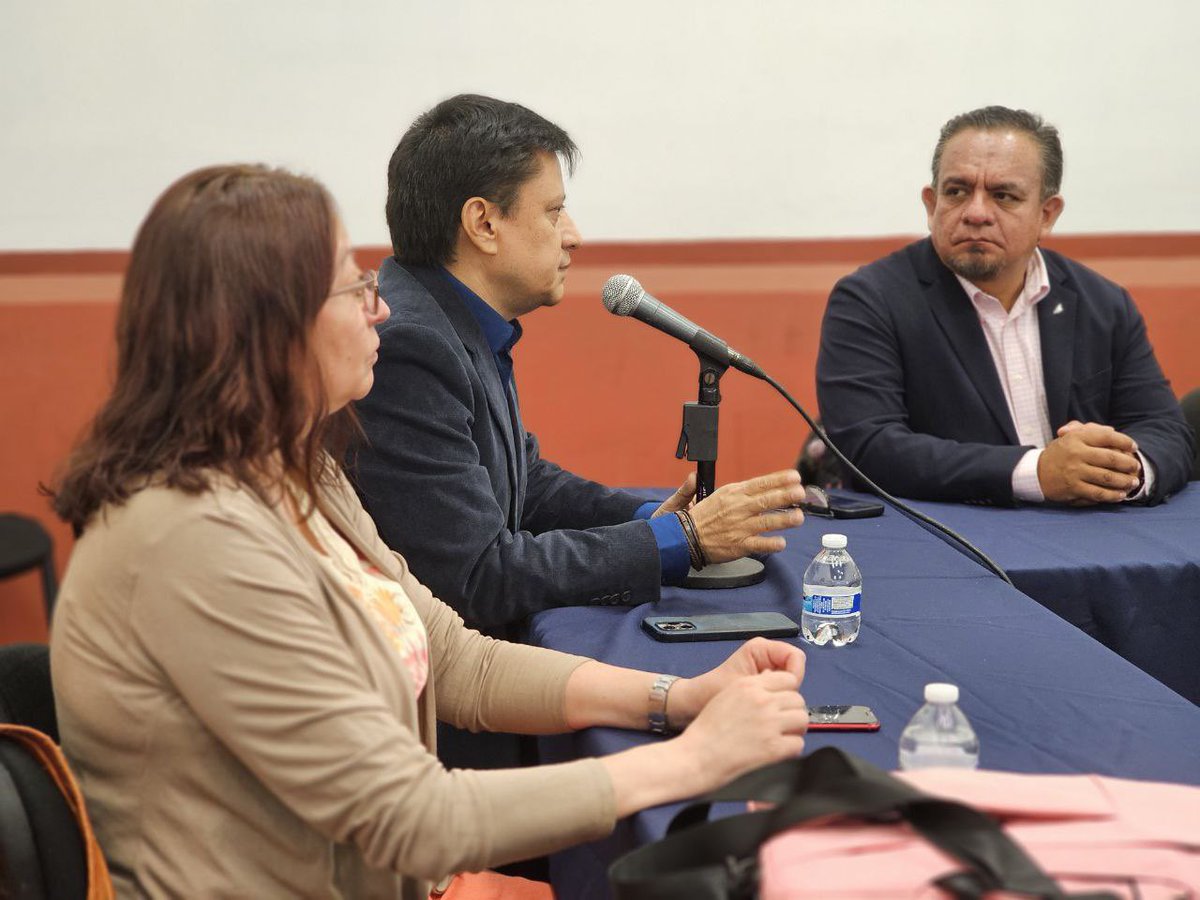 #Compol || Comienza 𝙋𝙧𝙞𝙢𝙚𝙧 𝙀𝙣𝙘𝙪𝙚𝙣𝙩𝙧𝙤 𝙙𝙚 𝘾𝙤𝙢𝙪𝙣𝙞𝙘𝙖𝙘𝙞ó𝙣 𝙋𝙤𝙡í𝙩𝙞𝙘𝙖 “Situación actual de la investigación en México” 

Un espacio para debatir líneas de investigación, retos y el futuro del campo. Sigue este hilo para más detalles. 👇