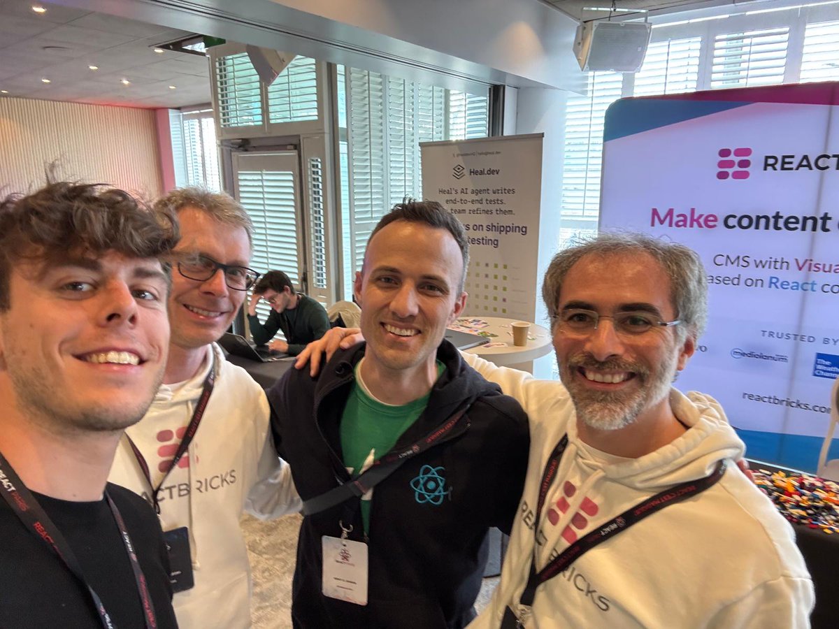 We had the pleasure of taking pictures with the one and only <a href="/kentcdodds/">Kent C. Dodds ⚡</a> at React Paris! He's incredibly nice. We are happy! 😊😍