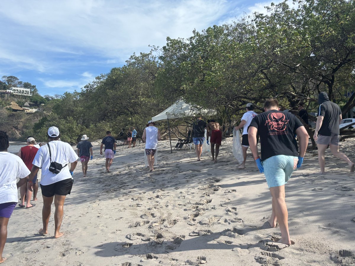 ElonFootball's tweet photo. Costa Rica Day Five! We did some early-morning beach clean-up and had time during the afternoon to reflect on the trip and the things we've seen. #PhoenixRising #AED https://t.co/Kpuov6CM0D
