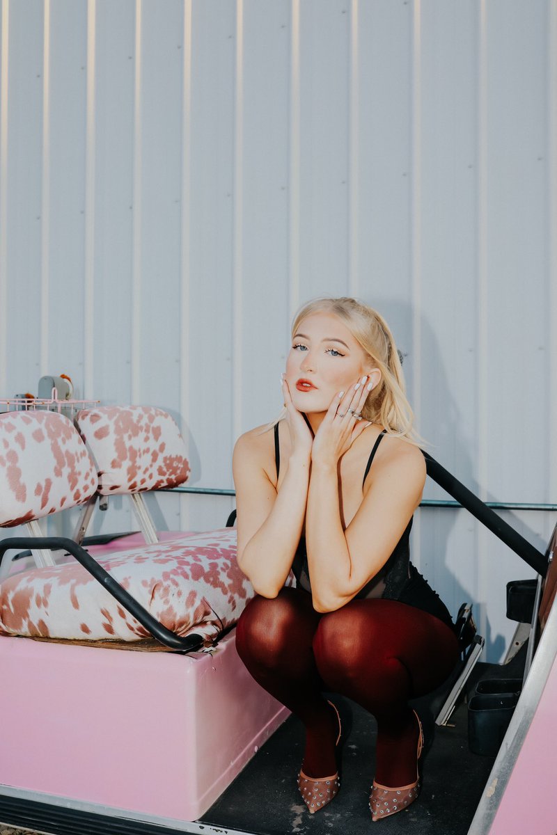 madebybellarose's tweet photo. I put new videos on each of my songs on Spotify i would absolutely love it if you guys checked them out!!! https://t.co/kur1nM0174