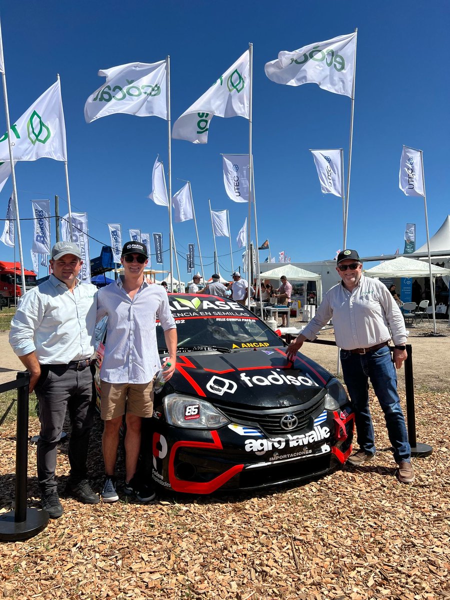 Agradecemos al Cachorro ⁦<a href="/joacocafaro/">Joaquín Cafaro</a>⁩ por acompañarnos con su coche, en el lanzamiento de ⁦<a href="/ecocal_uy/">ECOCAL</a>⁩   ⁦<a href="/FADISOL/">Fadisol</a>⁩