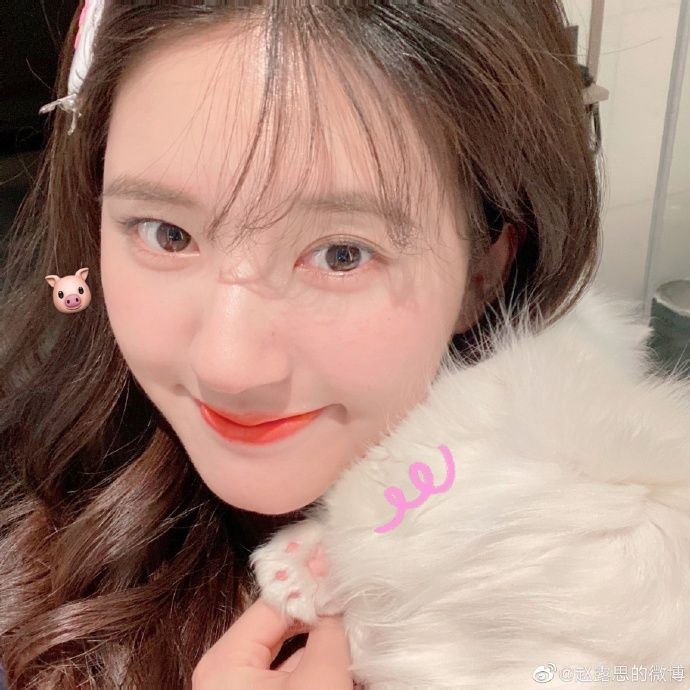 on ts, zhao lusi 💗
permintaan pakcu ganteng !