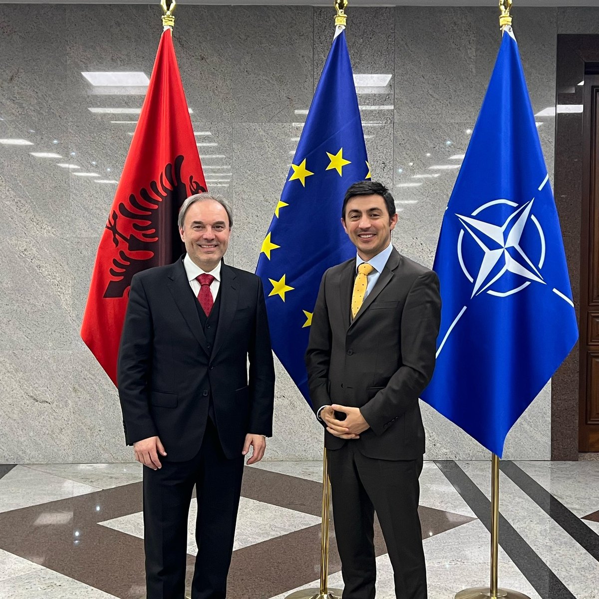 🇦🇱🤝🇸🇮 A pleasure to meet the new Slovenian Ambassador to Albania, H.E. Jakob Štunf. 

We discussed strengthening economic cooperation and Slovenia’s steadfast support for Albania’s EU integration journey.

#Diplomacy #AlbaniaSlovenia #Cooperation #EUIntegration