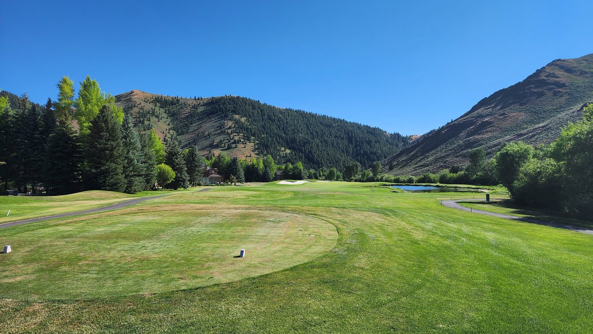 Jaywc1's tweet photo. Golf szn #elevatedgolf #privatecourse #taylormade #titleist https://t.co/I1MKbZRavY