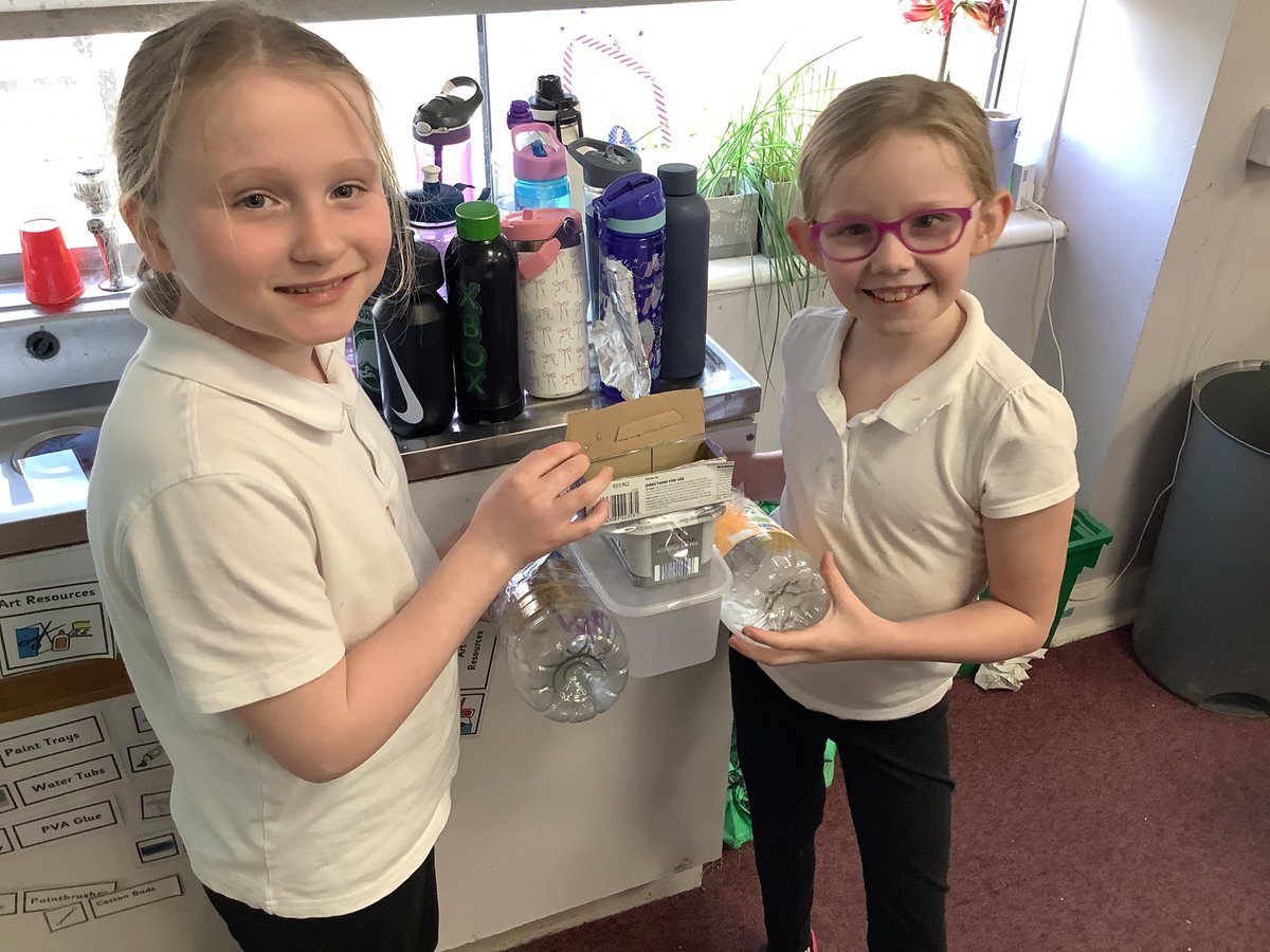 Mrs Lang tweet media