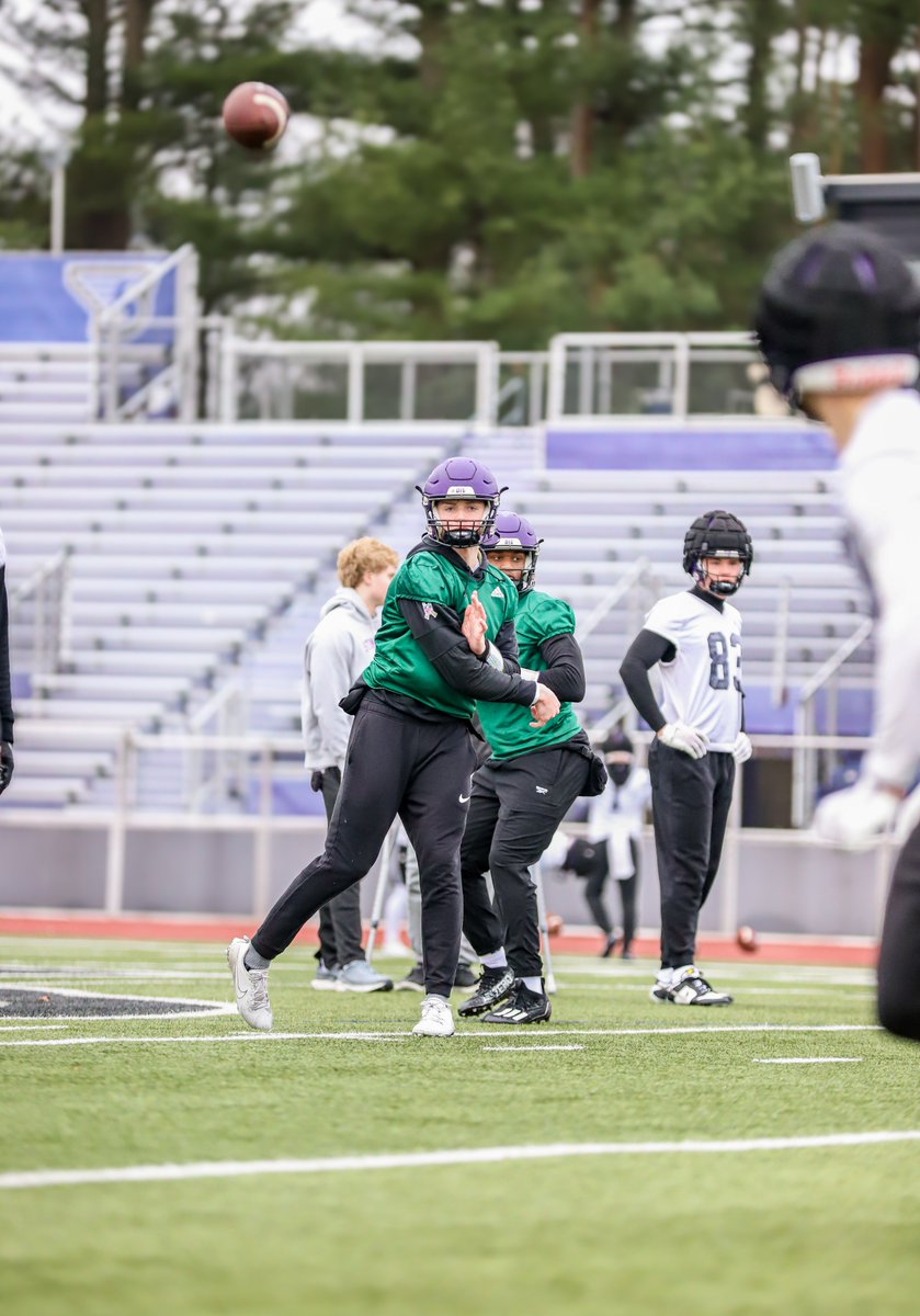 Stonehill Football #DIG tweet media