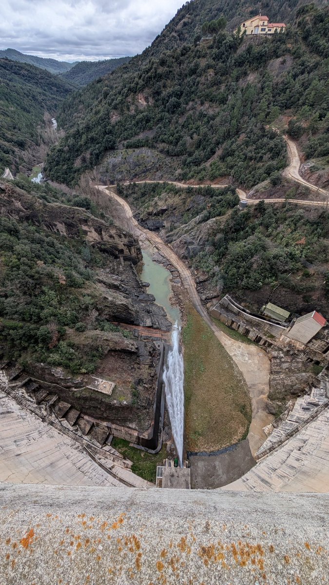 VictorFerriz's tweet image. 💧La Baells, superant el 80% de la seva capacitat! Anem bé! Ara que tenim reserves, cal GESTIONAR-LES.