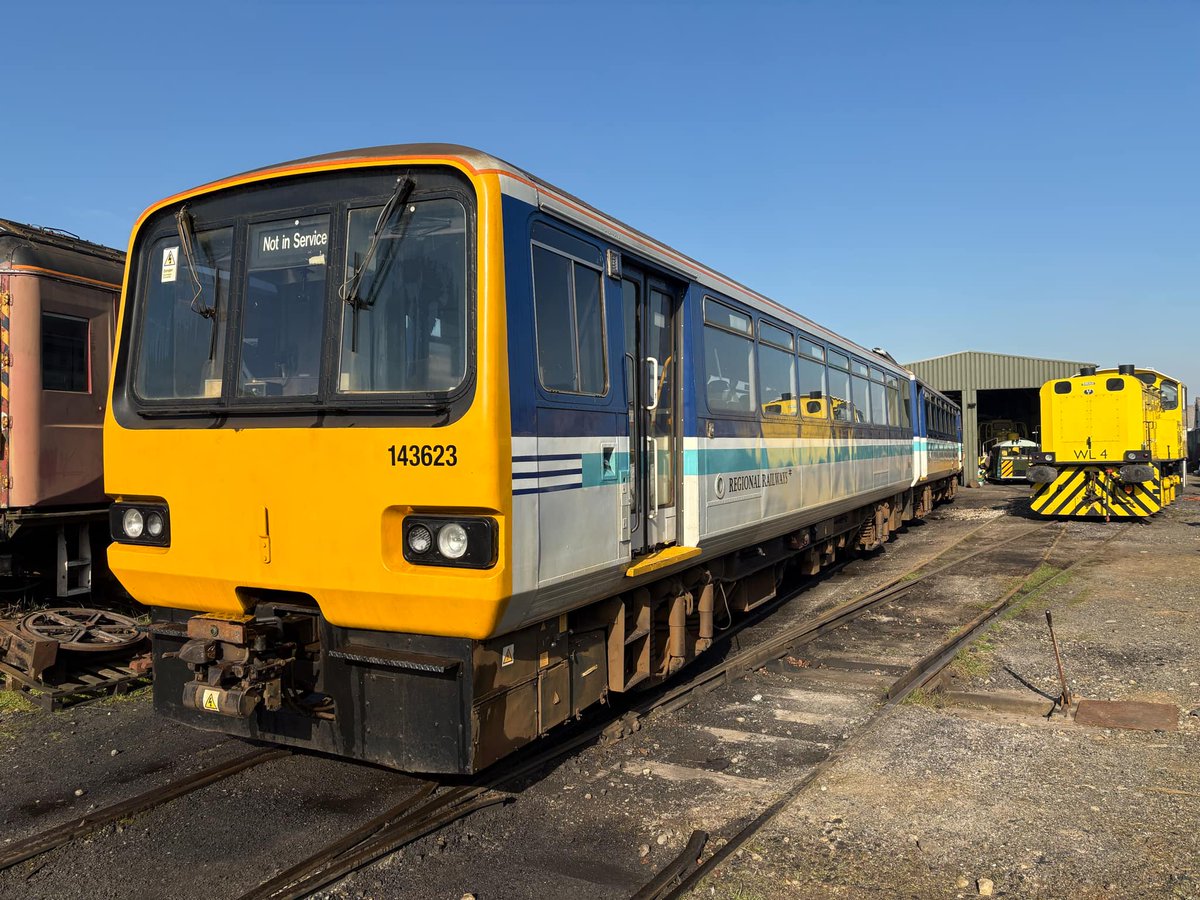 WensleydaleRail's tweet image. 143623 looking spick-and-span in the Leeming Bar yard and ready for service.

Plan your visit today: wensleydale-railway.co.uk/running-days-2…

📸 George Stephens
#class143 #pacertrain #trainspotting