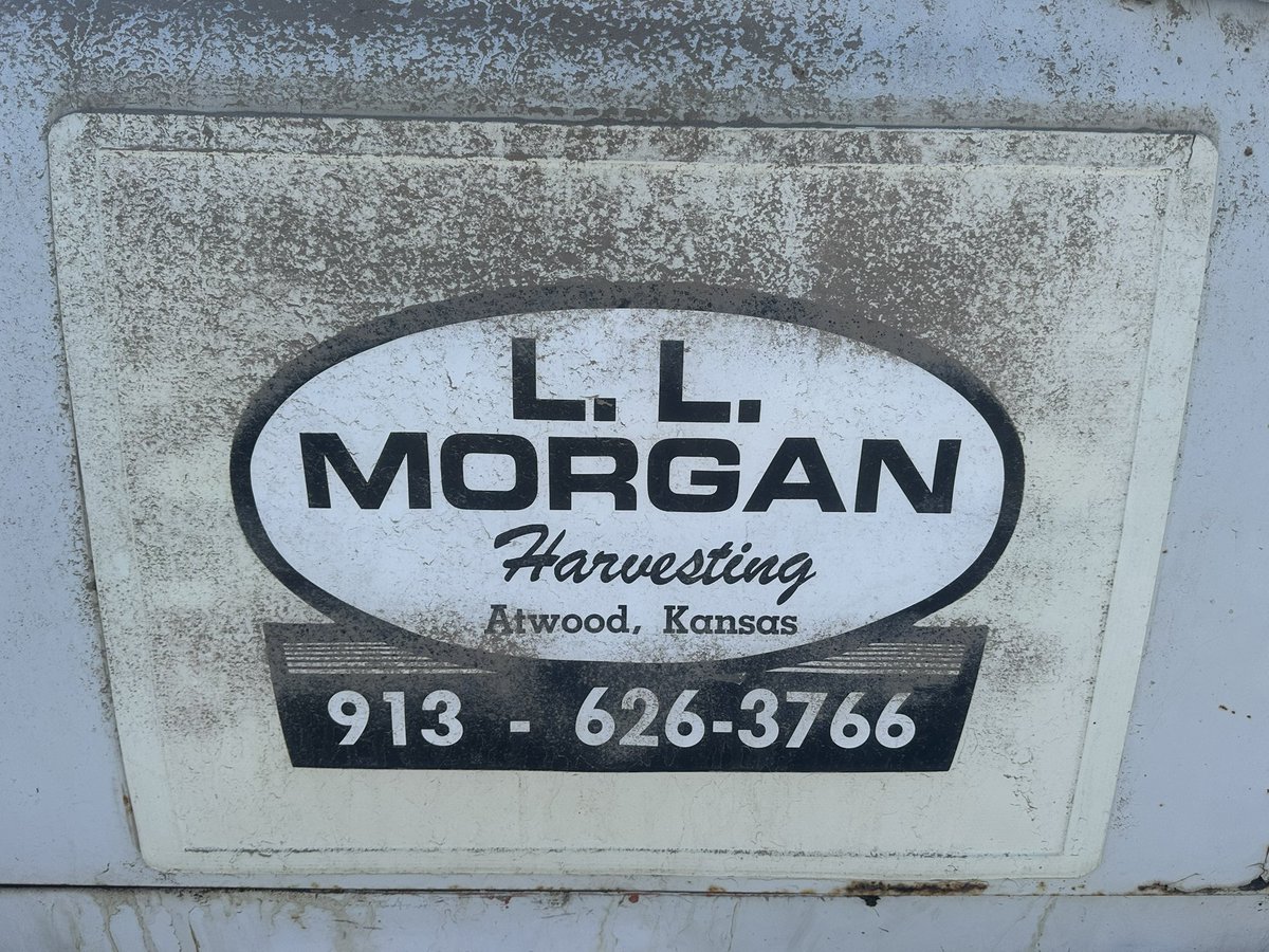 Looking for anyone that was a part of the LL Morgan Harvest Crew! Would love to see some old photos of this truck at work during harvest! Do your thing AgX.