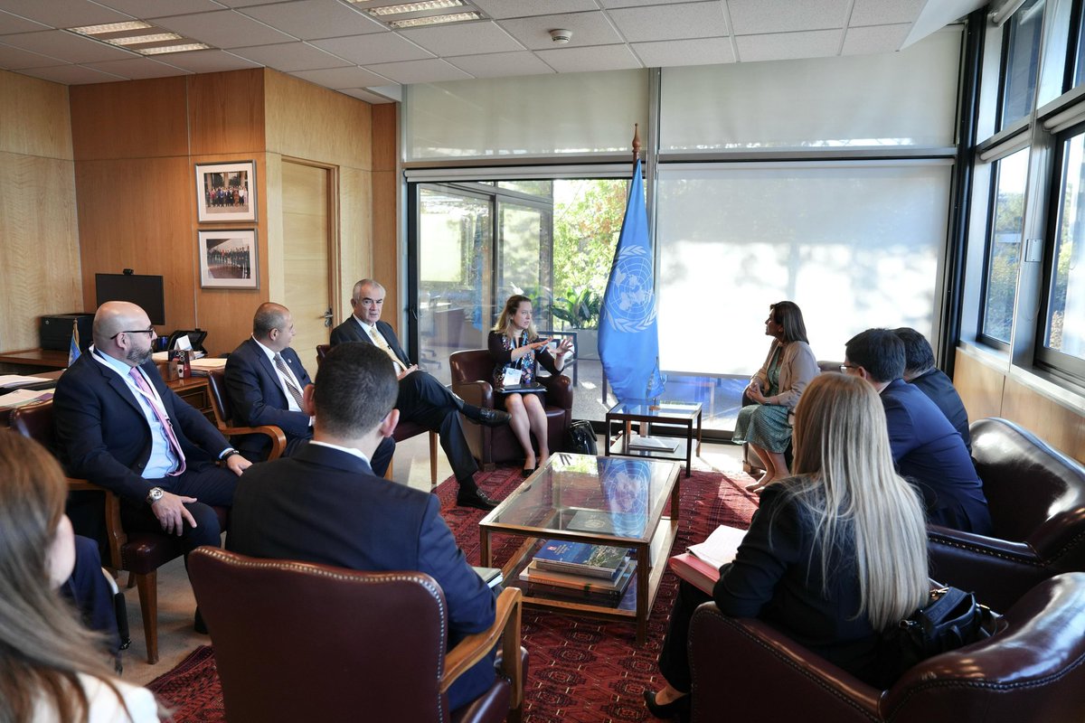 Junto a <a href="/JoseMSalazarX/">JoseMSalazarX_CEPAL</a>, secretario ejecutivo de la <a href="/cepal_onu/">CEPAL</a> y Amy Pope de <a href="/UNmigration/">IOM - UN Migration 🇺🇳</a>, continuamos uniendo esfuerzos para trabajar en políticas que promuevan la protección y el respeto a los derechos humanos de las personas migrantes de Guatemala y la región.