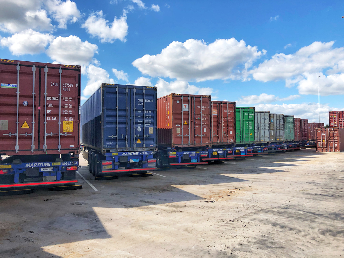 Go_GSC's tweet photo. Choosing the right drayage provider is key to supply chain success. Look for: ✅ Expertise &amp; experience ✅ Clear communication ✅ Advanced technology ✅ Scalability &amp; flexibility ✅ Strong safety practices #Logistics #Drayage #transportation  https://t.co/LJSo9OKO4C https://t.co/tyt7IeajCO